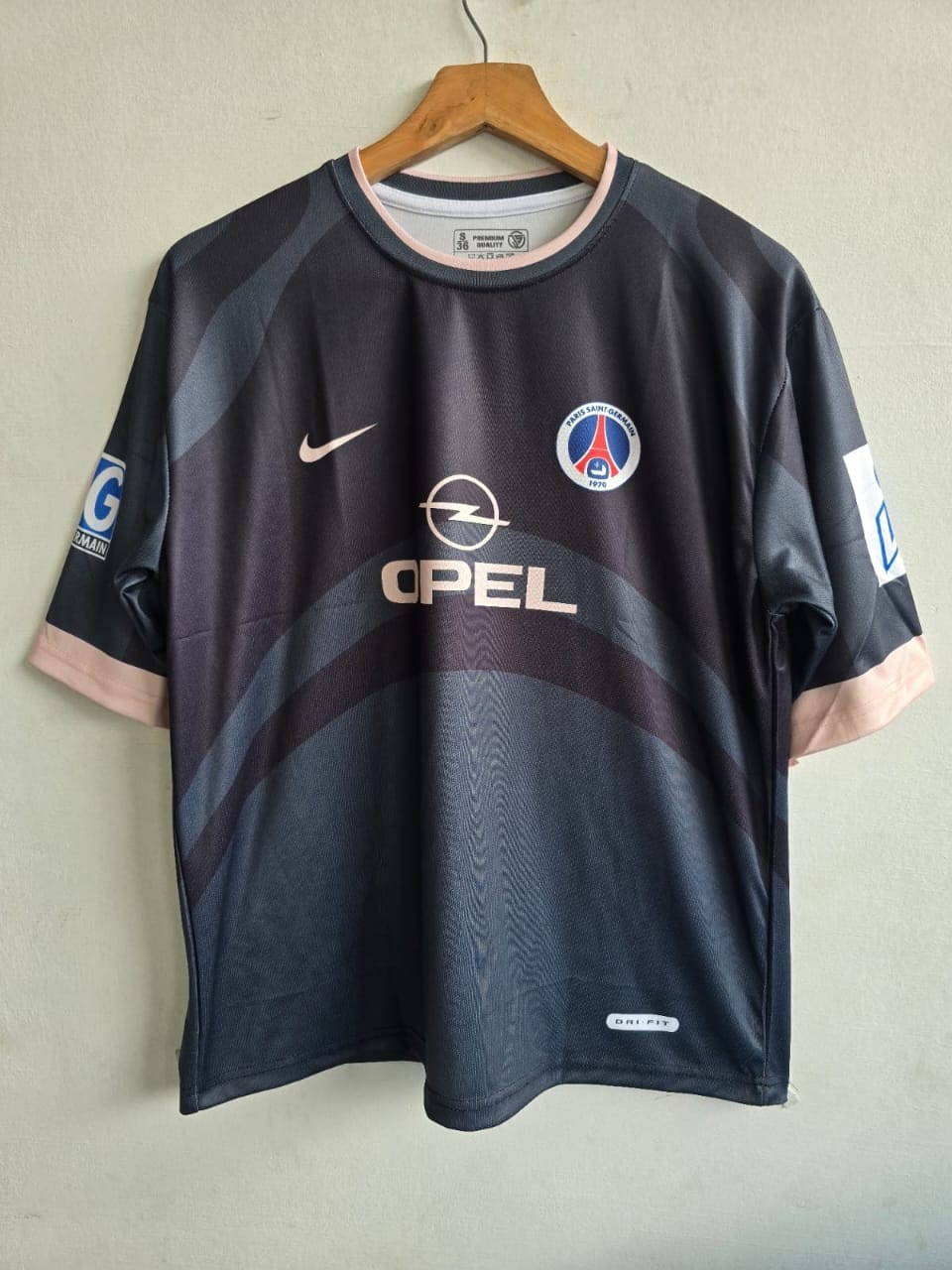 PSG 2001-2002 Third  (RONALDINHO) - View 1